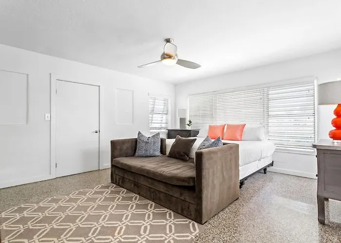 3 Palms Retreat Clearwater Beach