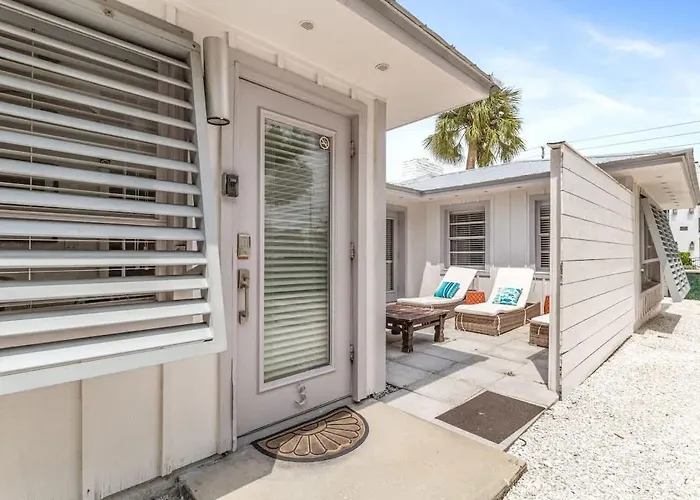 3 Palms Retreat *